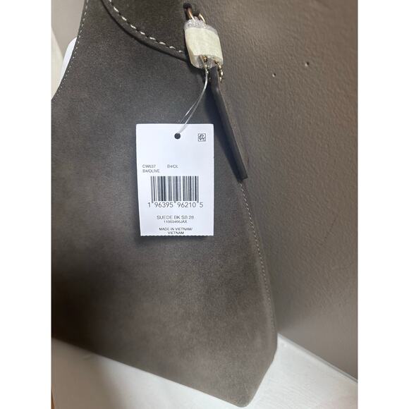 COACH
Brooklyn Medium Suede Shoulder Bag 28 - Picture 4 of 13